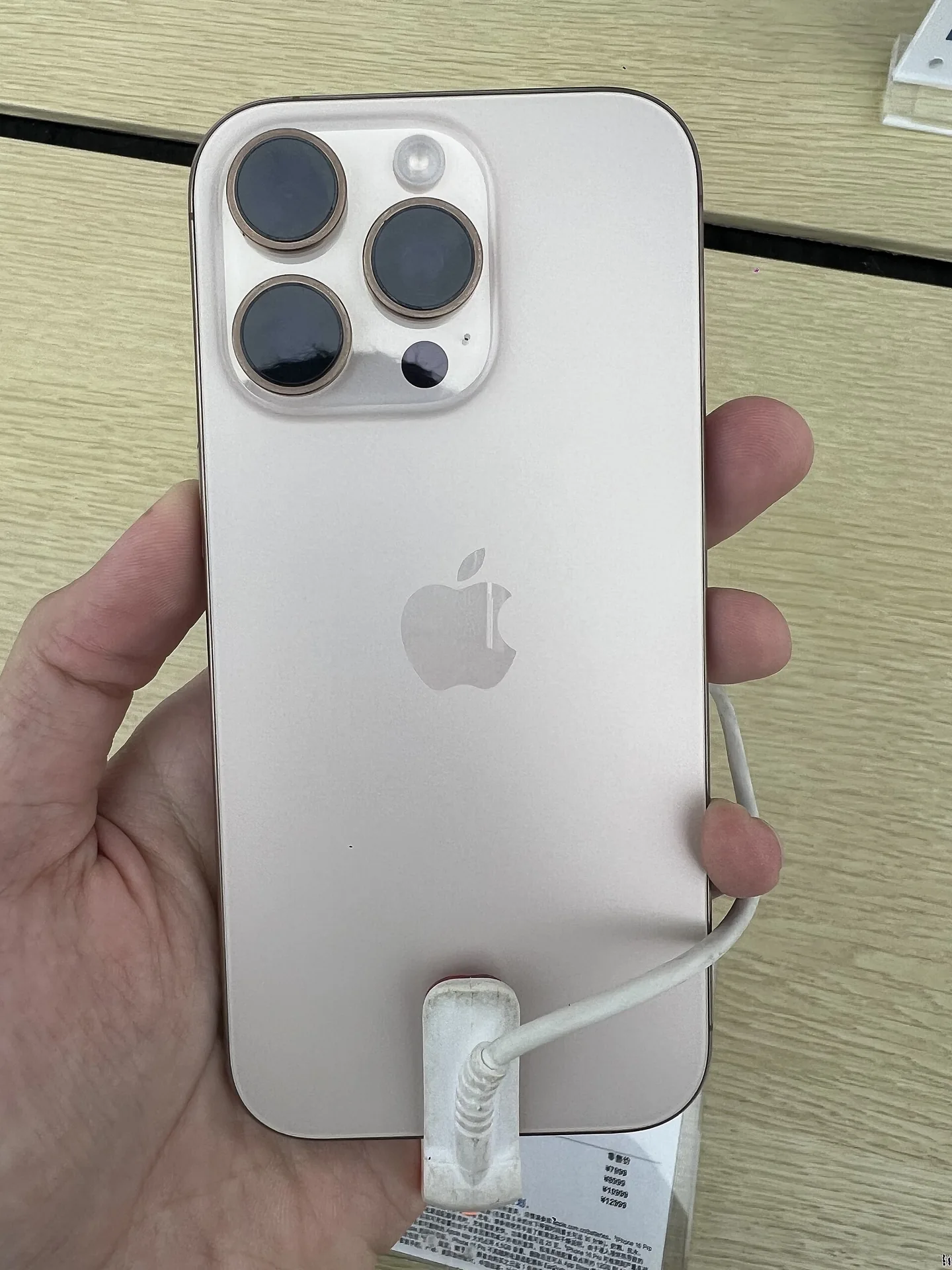 Cámaras traseras del iPhone 16 Pro